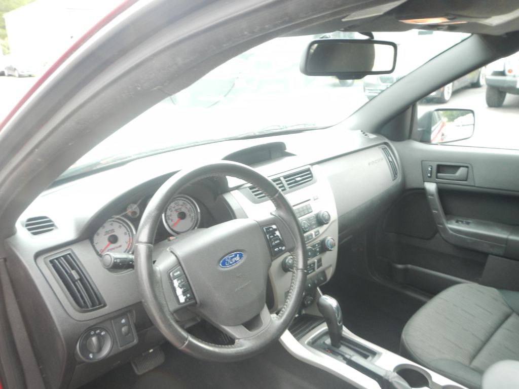 2010 Ford Focus Image 3
