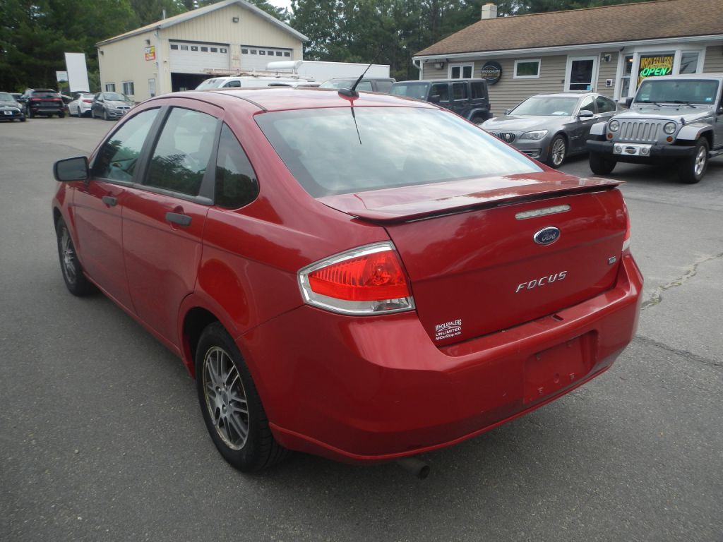 2010 Ford Focus Image 6