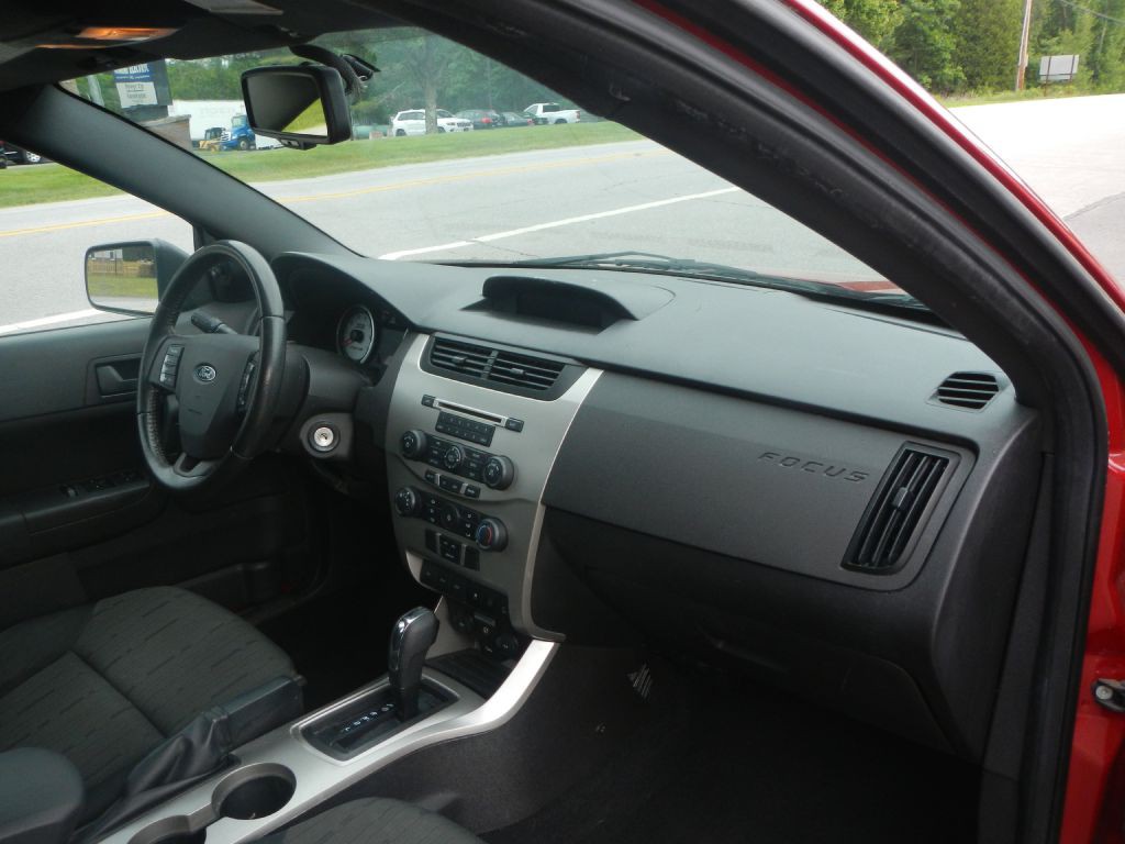 2010 Ford Focus Image 10