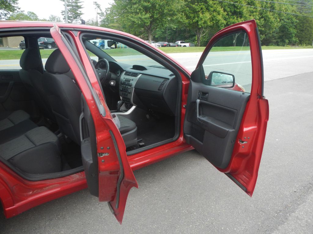 2010 Ford Focus Image 15