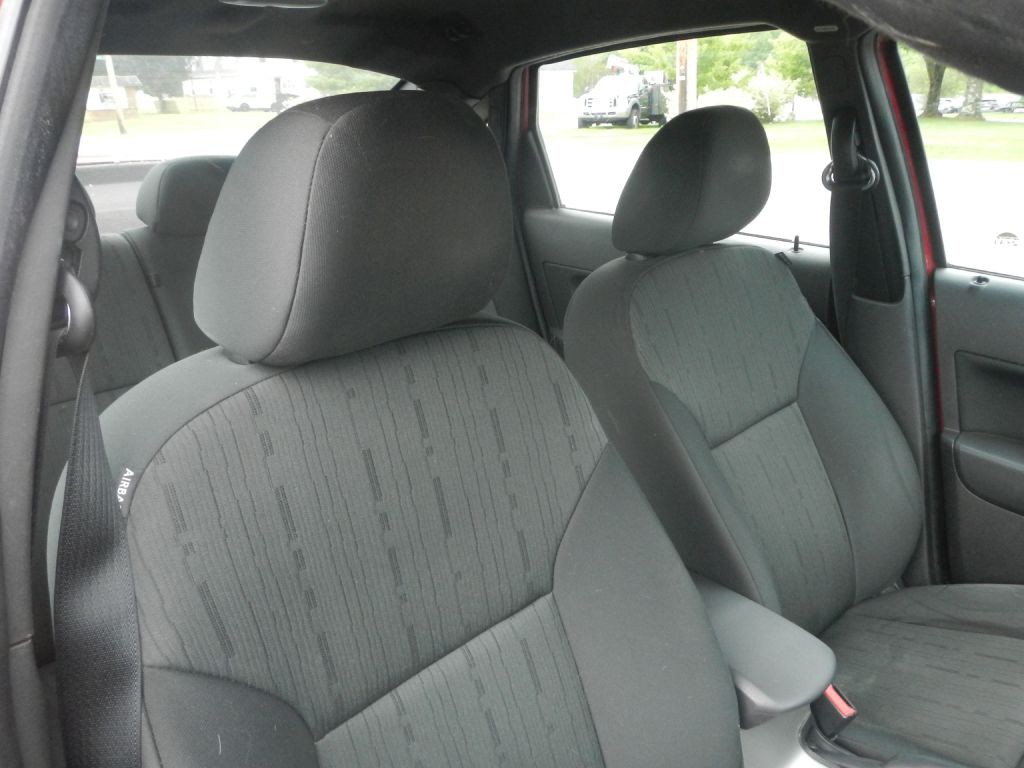 2010 Ford Focus Image 17