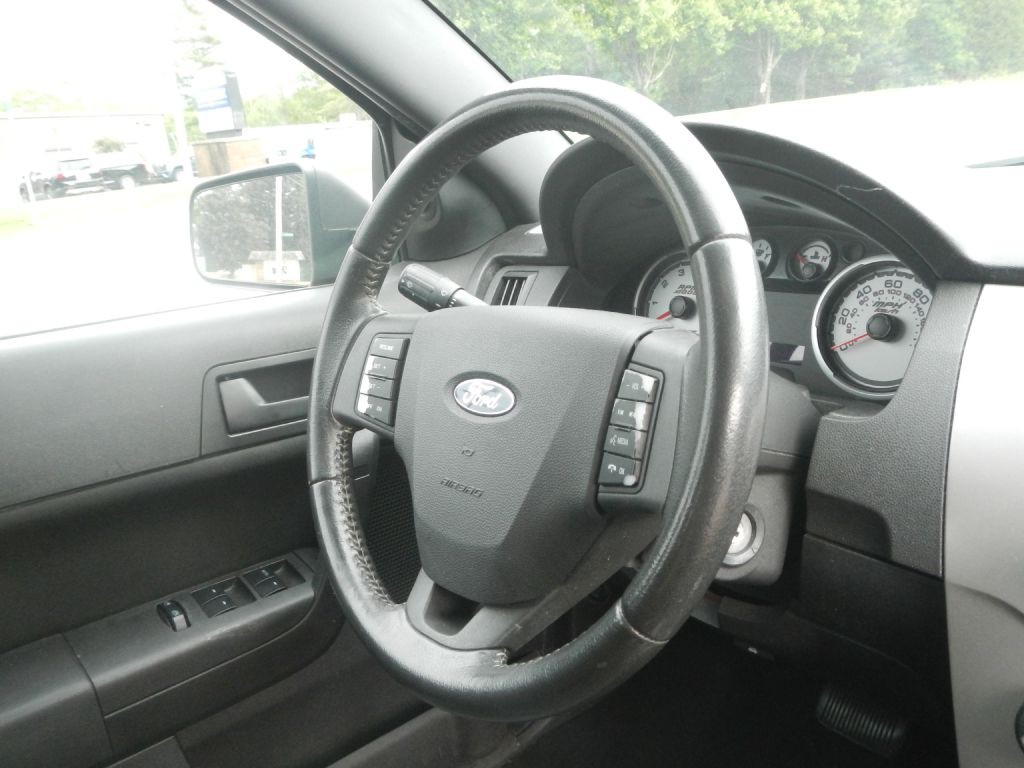 2010 Ford Focus Image 20