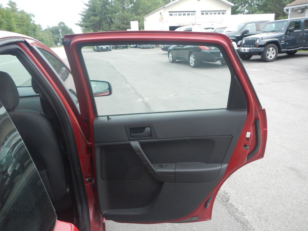 2010 Ford Focus Image 23