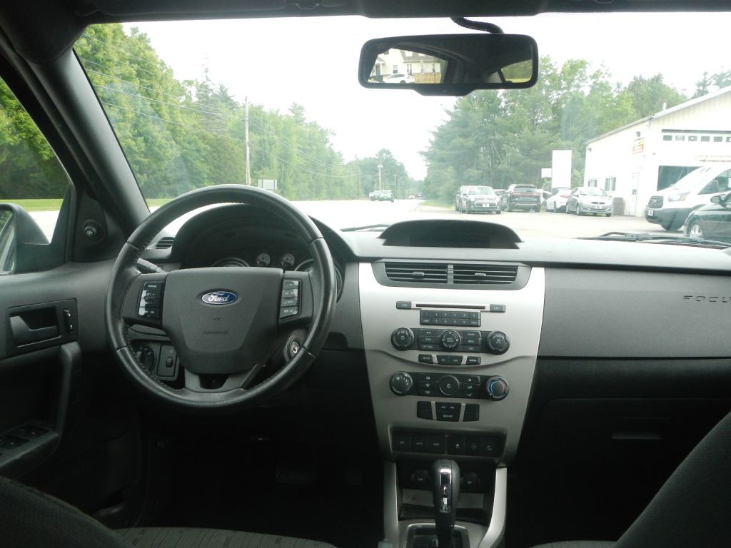 2010 Ford Focus Image 25