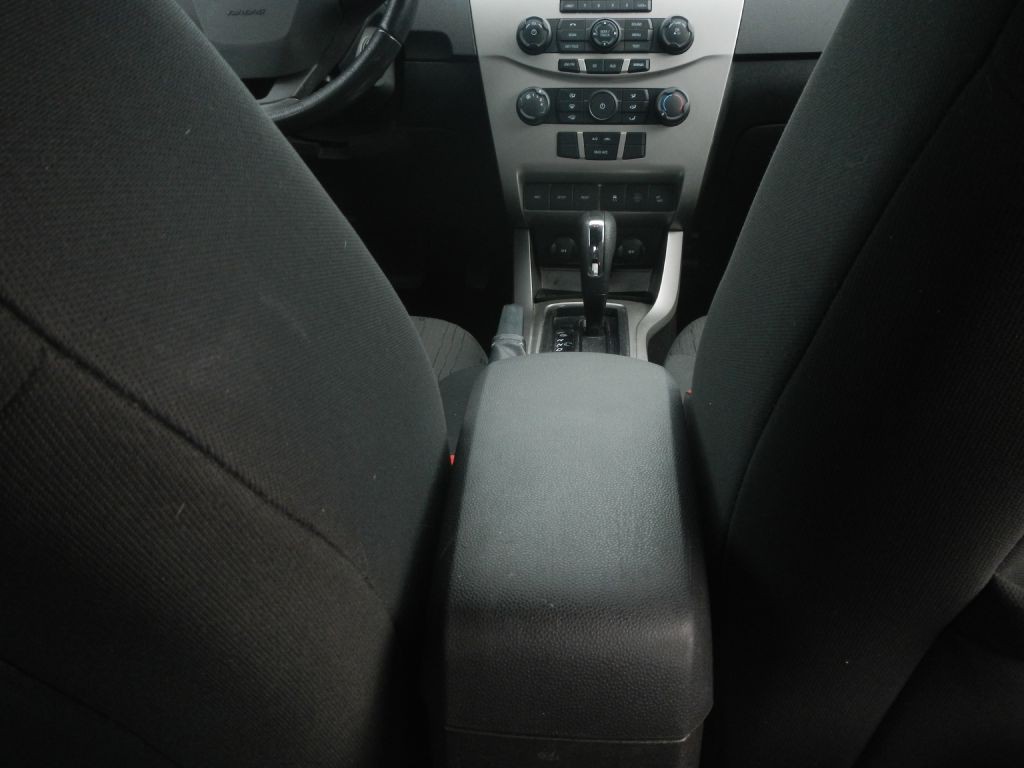 2010 Ford Focus Image 26
