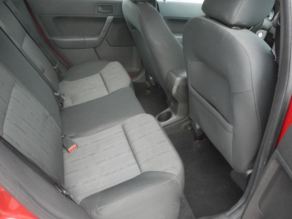 2010 Ford Focus Image 27