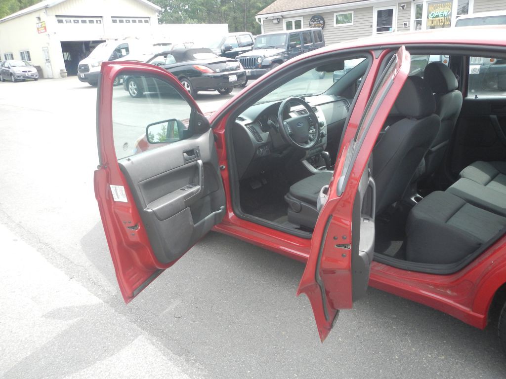 2010 Ford Focus Image 37