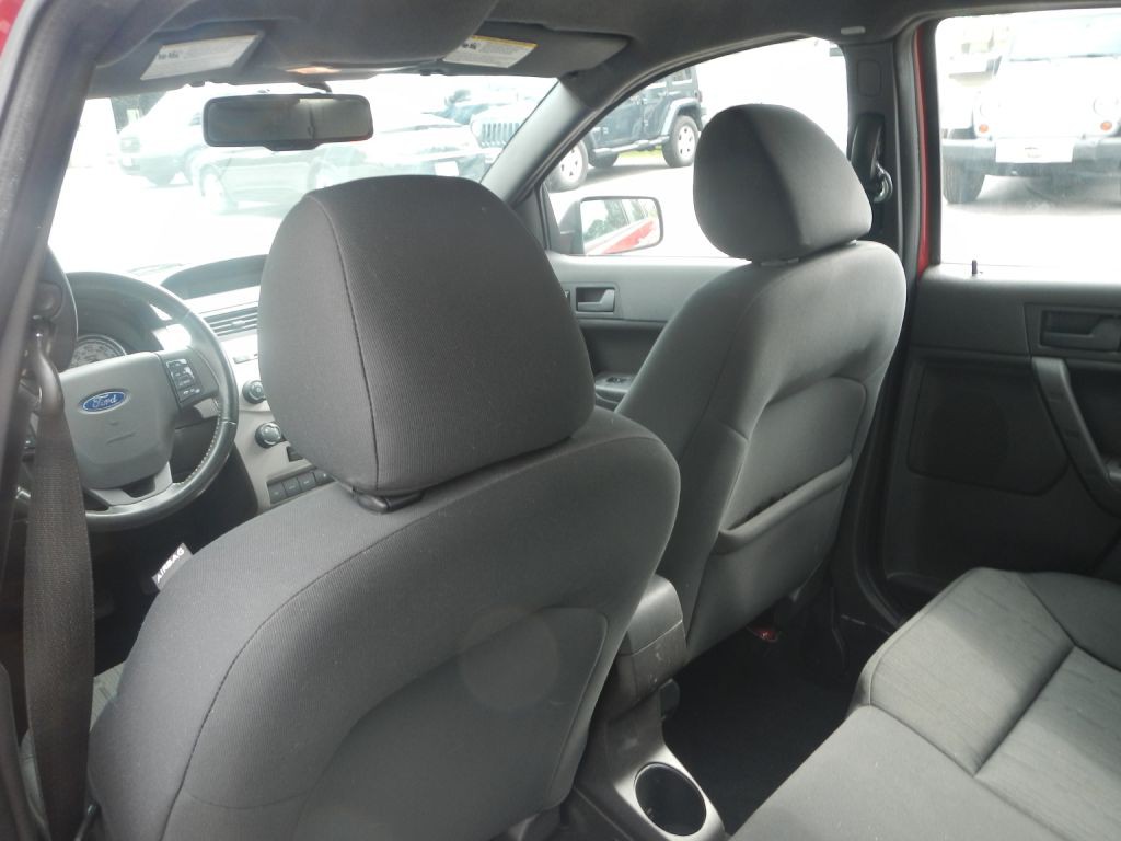 2010 Ford Focus Image 41