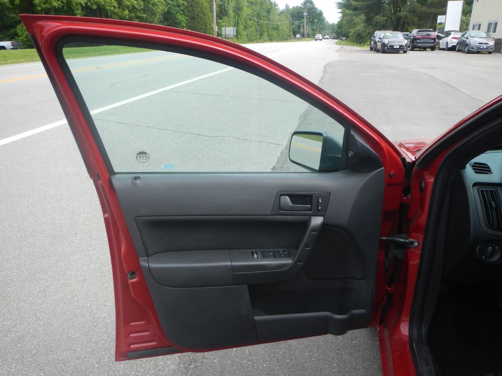 2010 Ford Focus Image 43