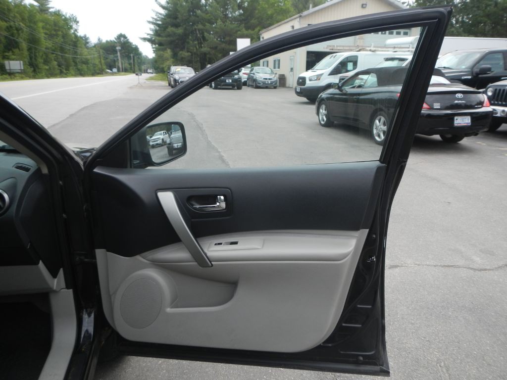 2011 Nissan Rogue Image 16