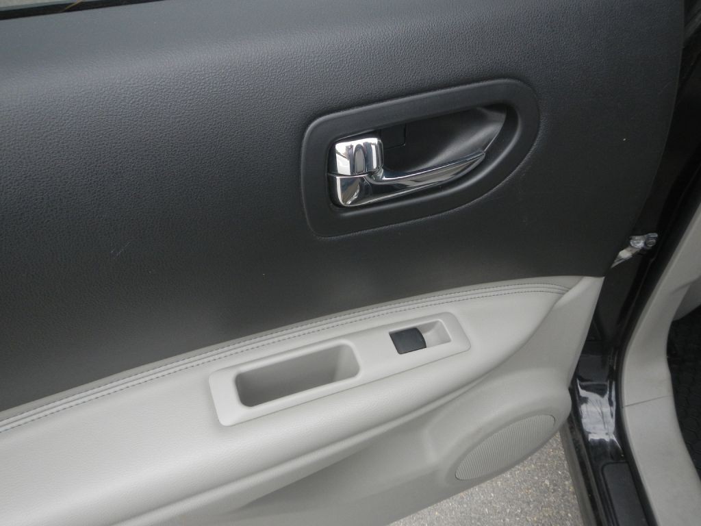 2011 Nissan Rogue Image 38