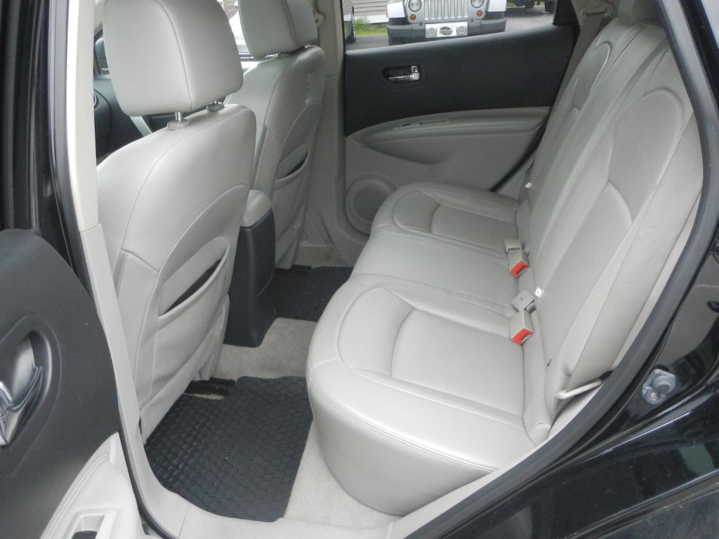 2011 Nissan Rogue Image 39