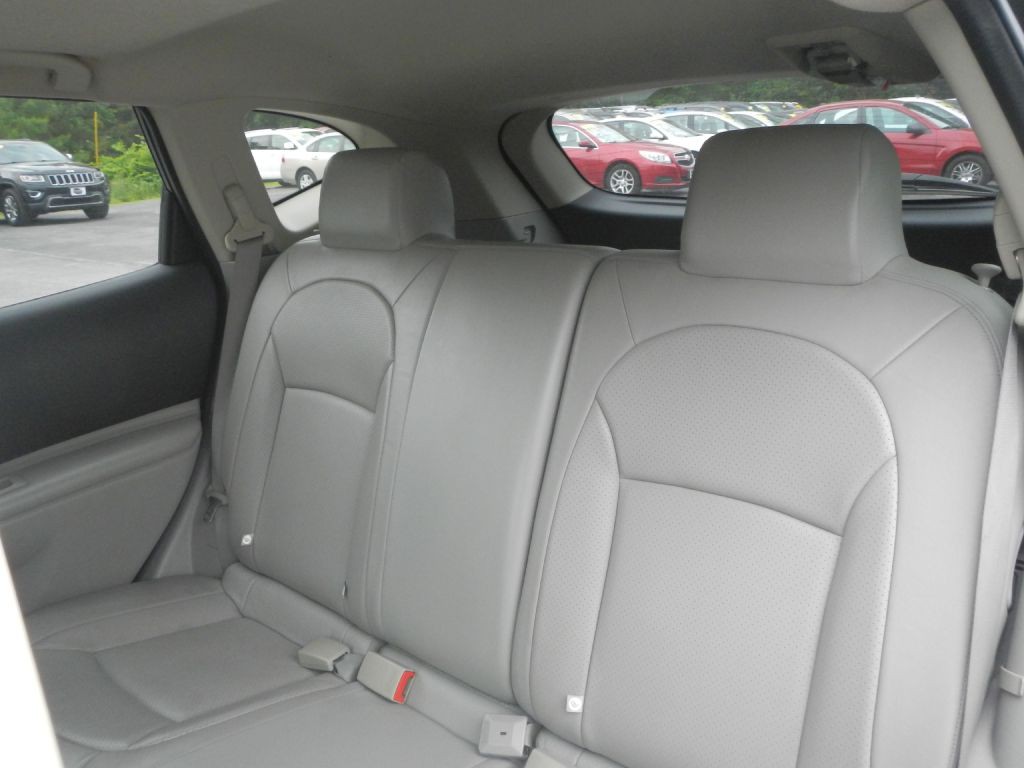 2011 Nissan Rogue Image 40