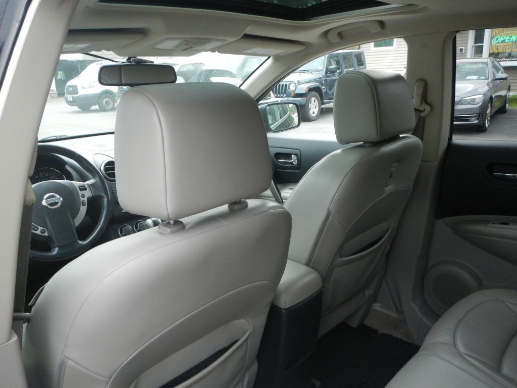 2011 Nissan Rogue Image 41