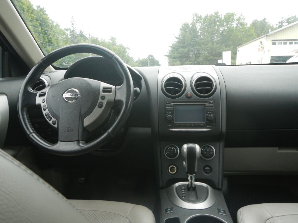 2011 Nissan Rogue Image 43