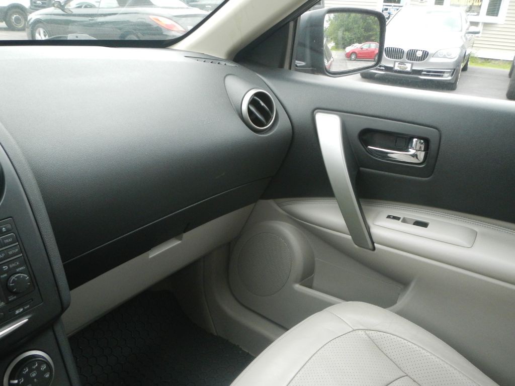 2011 Nissan Rogue Image 49