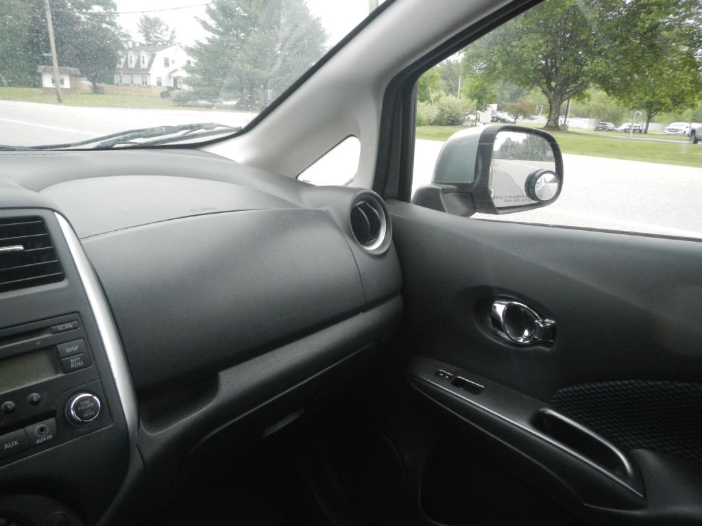 2014 Nissan Versa Image 18