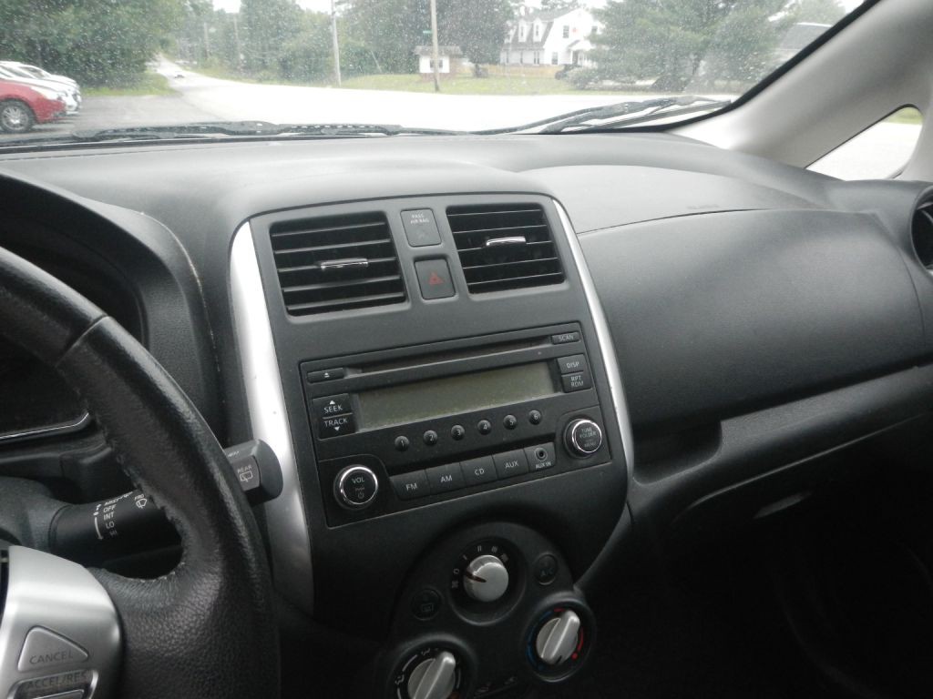 2014 Nissan Versa Image 19