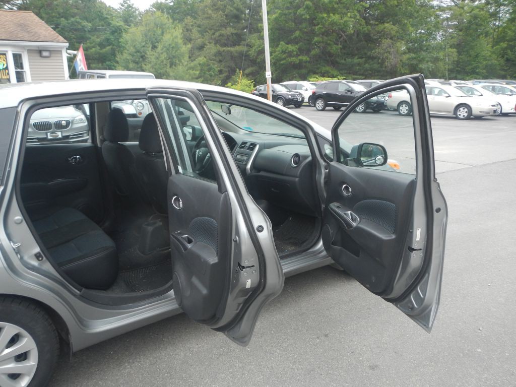2014 Nissan Versa Image 38