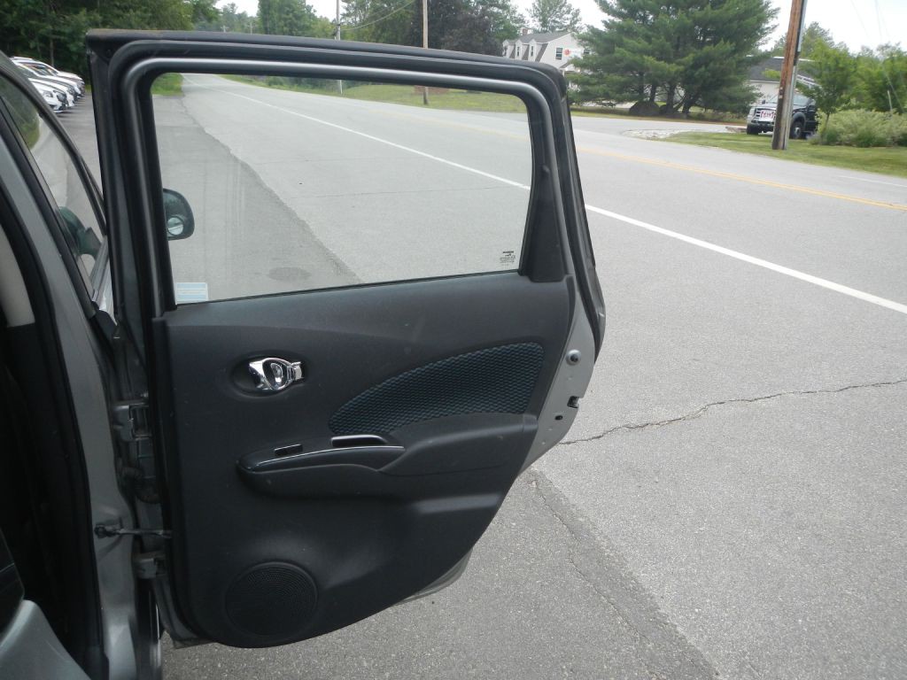 2014 Nissan Versa Image 40
