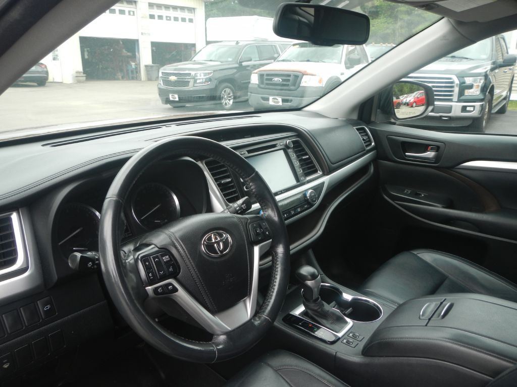 2014 Toyota Highlander Image 3