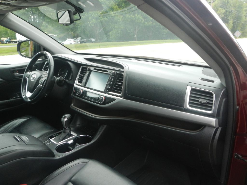 2014 Toyota Highlander Image 12
