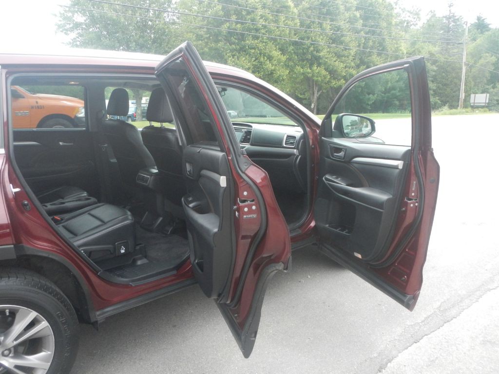 2014 Toyota Highlander Image 18