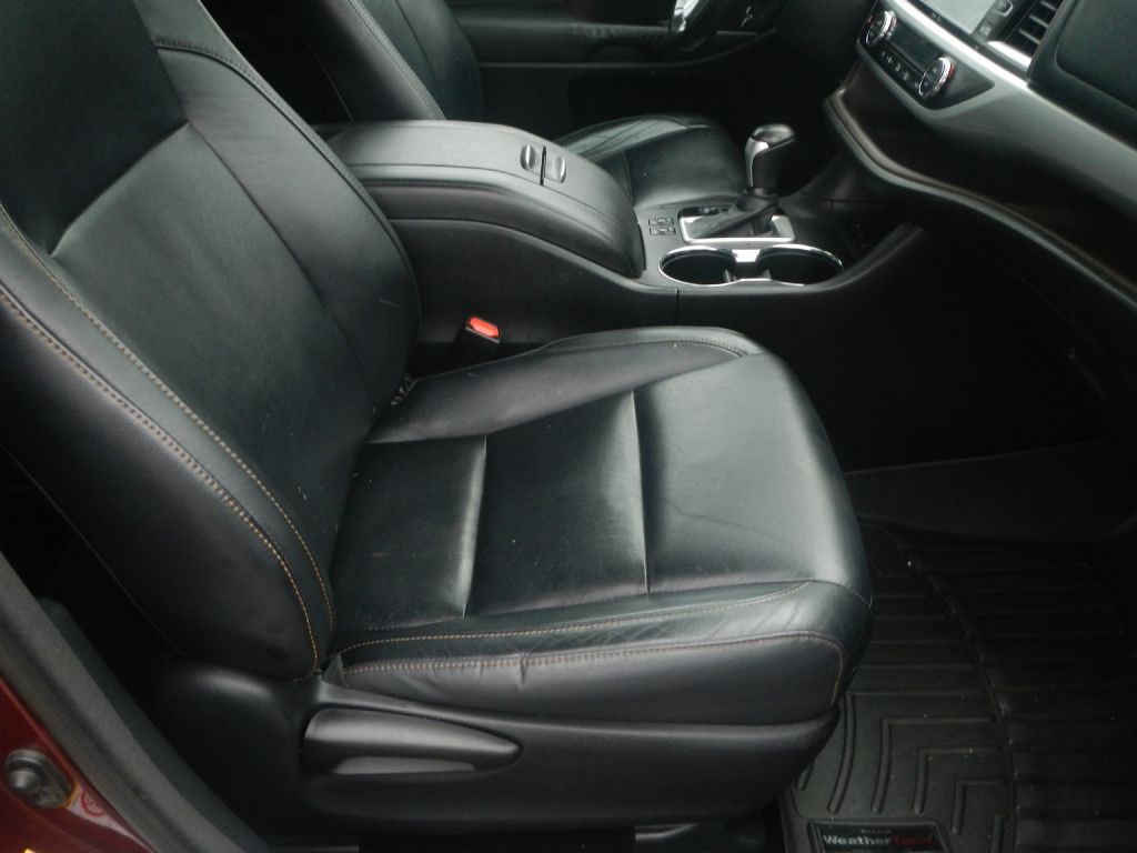 2014 Toyota Highlander Image 22