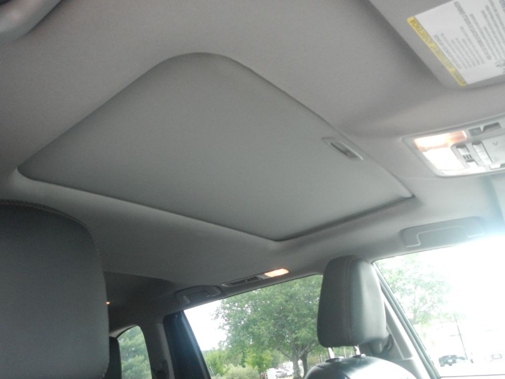 2014 Toyota Highlander Image 24