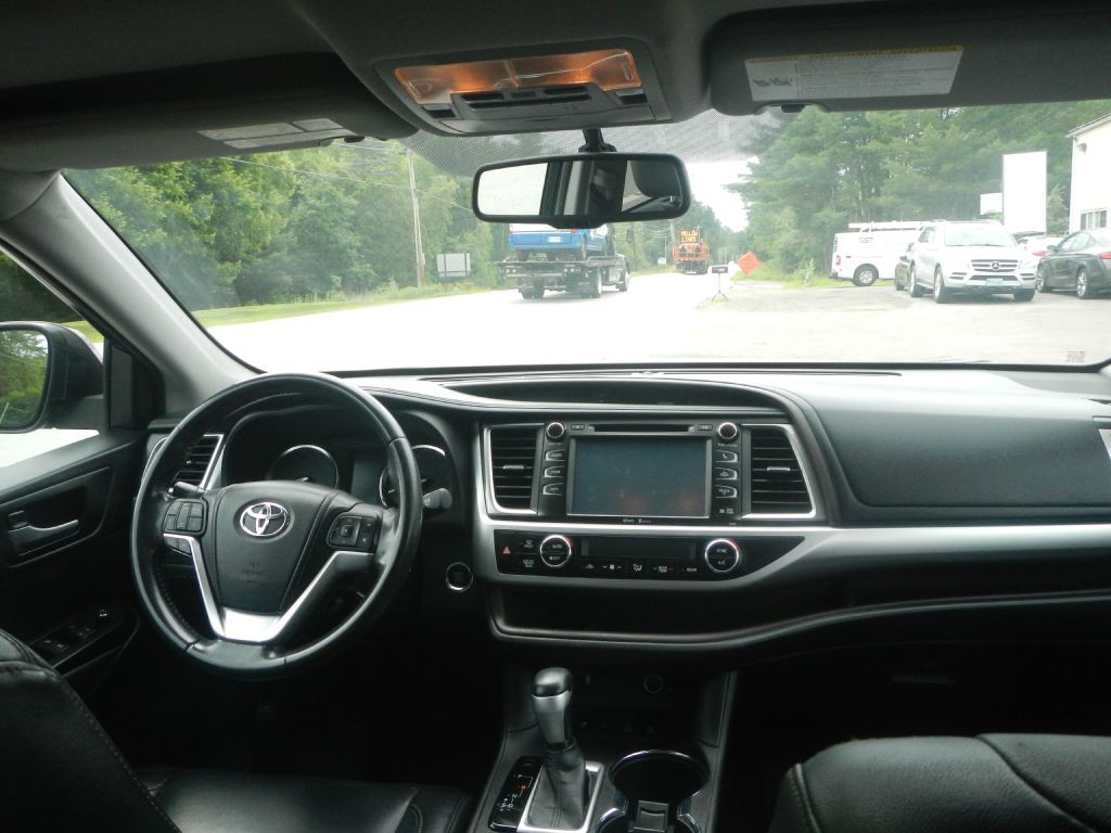 2014 Toyota Highlander Image 34