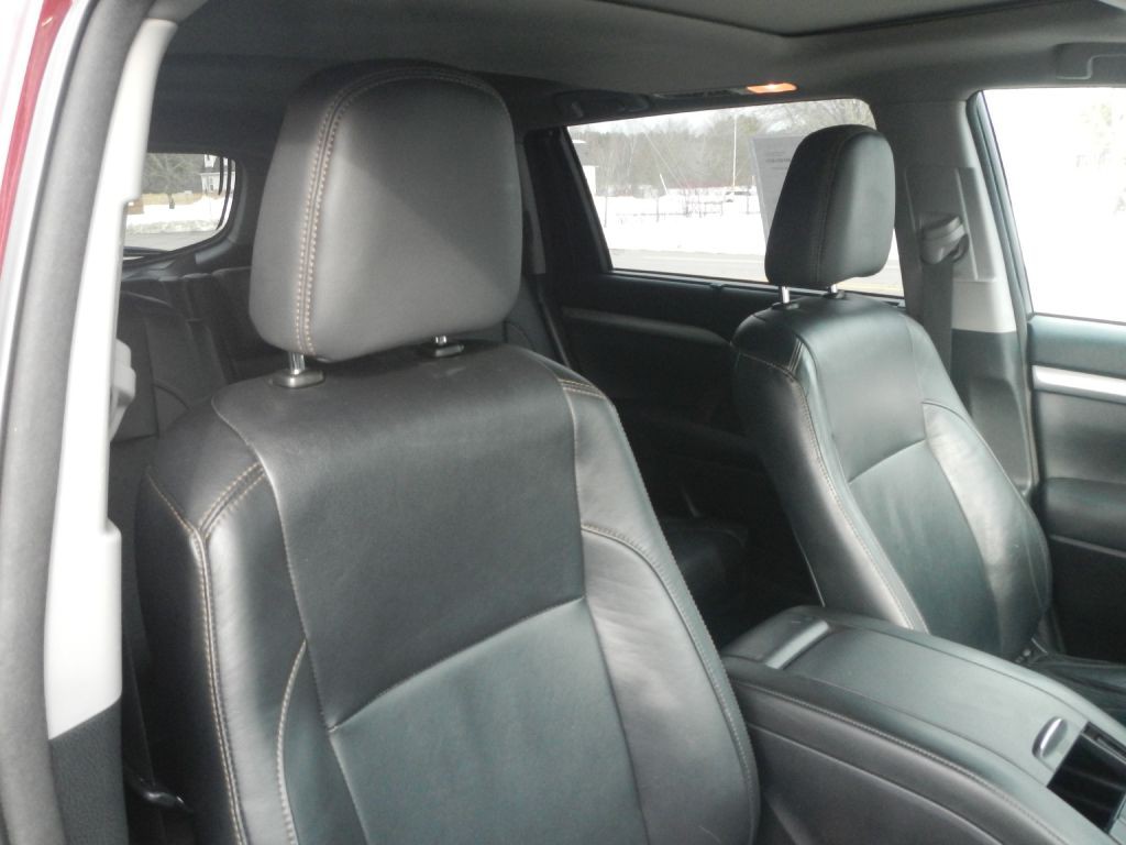 2014 Toyota Highlander Image 3