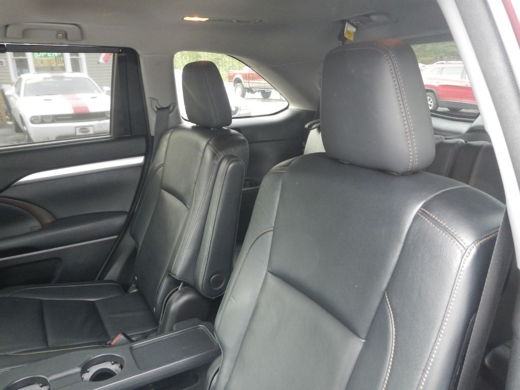 2014 Toyota Highlander Image 9