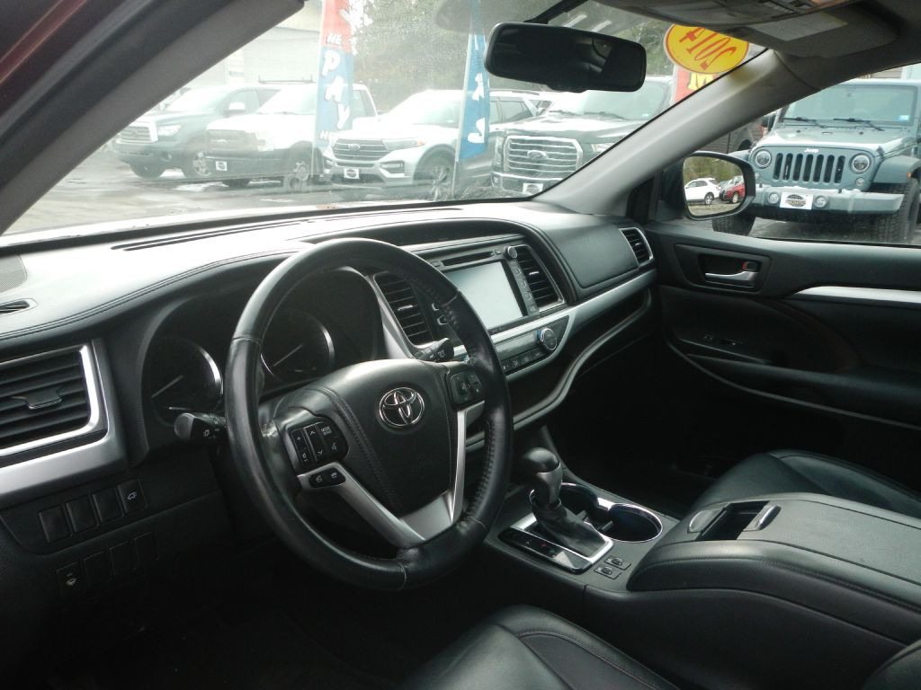 2014 Toyota Highlander Image 12