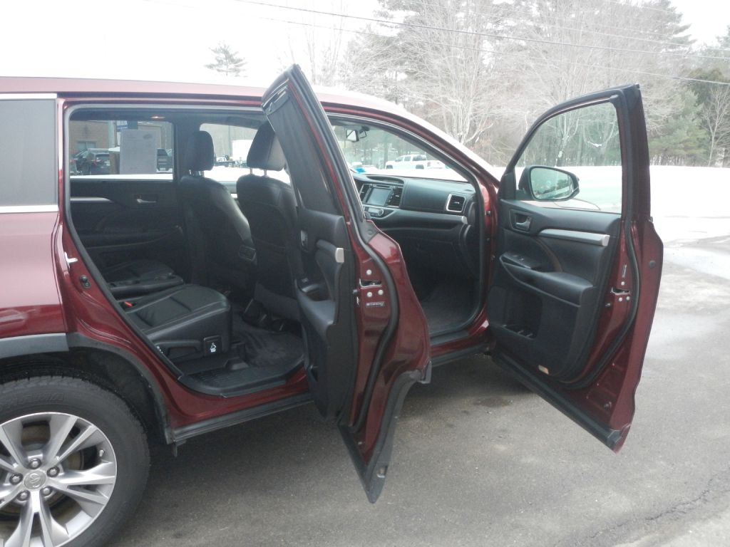 2014 Toyota Highlander Image 18