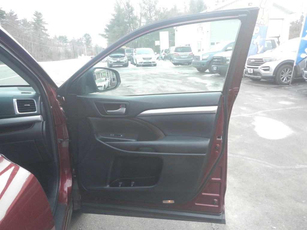 2014 Toyota Highlander Image 20