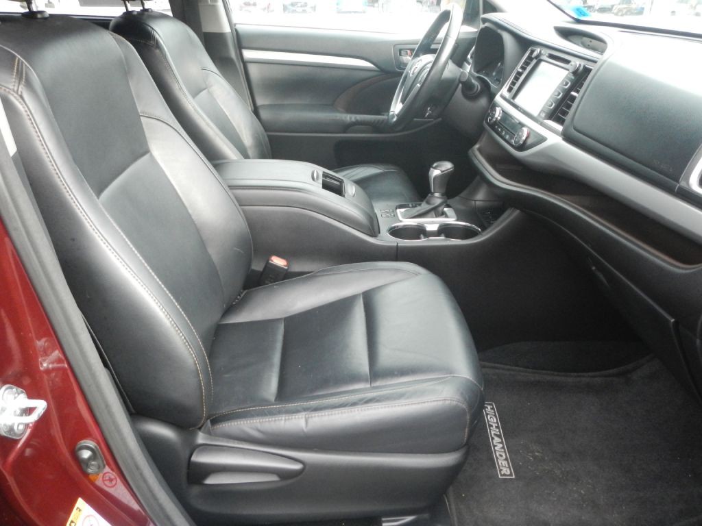 2014 Toyota Highlander Image 22