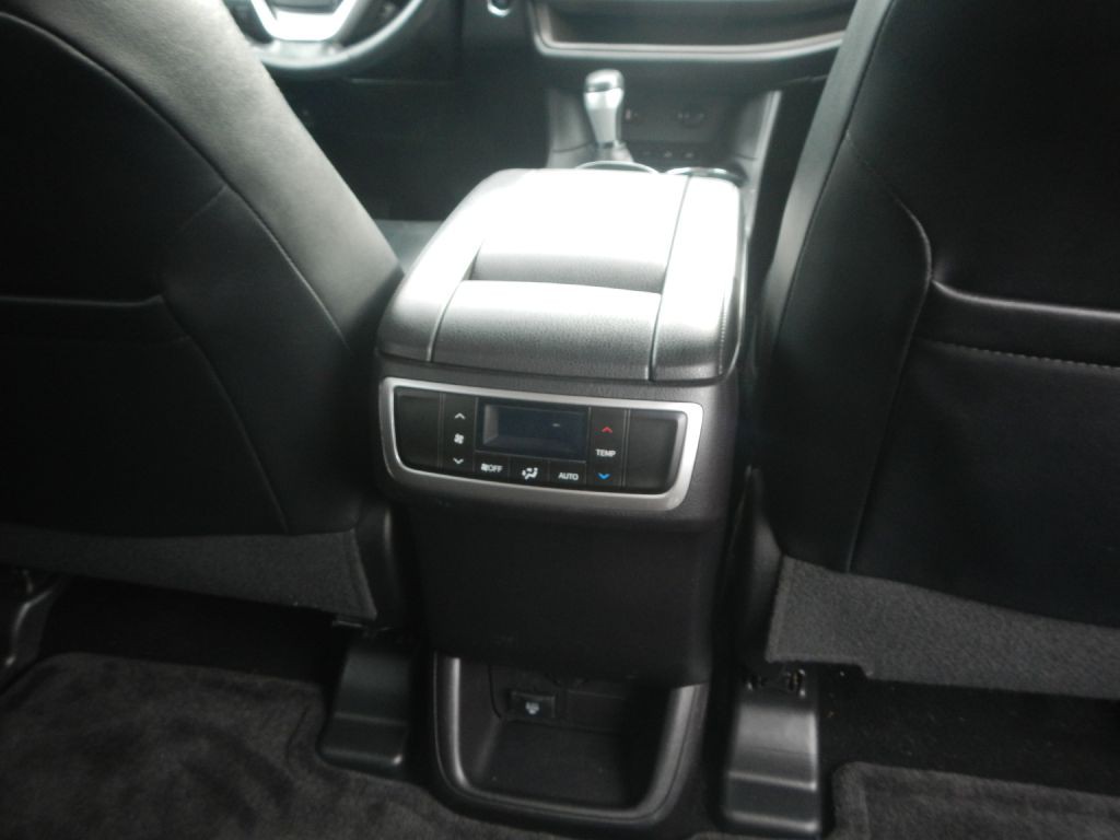 2014 Toyota Highlander Image 30