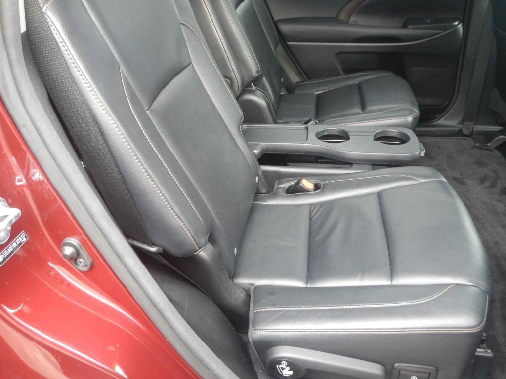 2014 Toyota Highlander Image 32