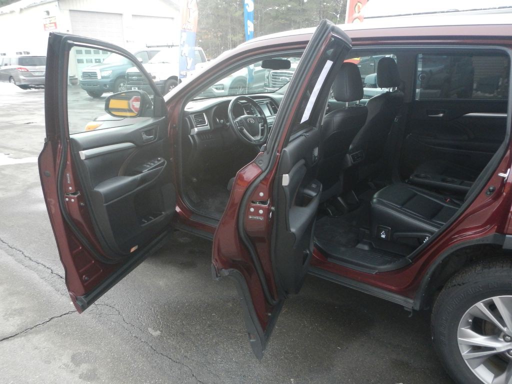 2014 Toyota Highlander Image 43