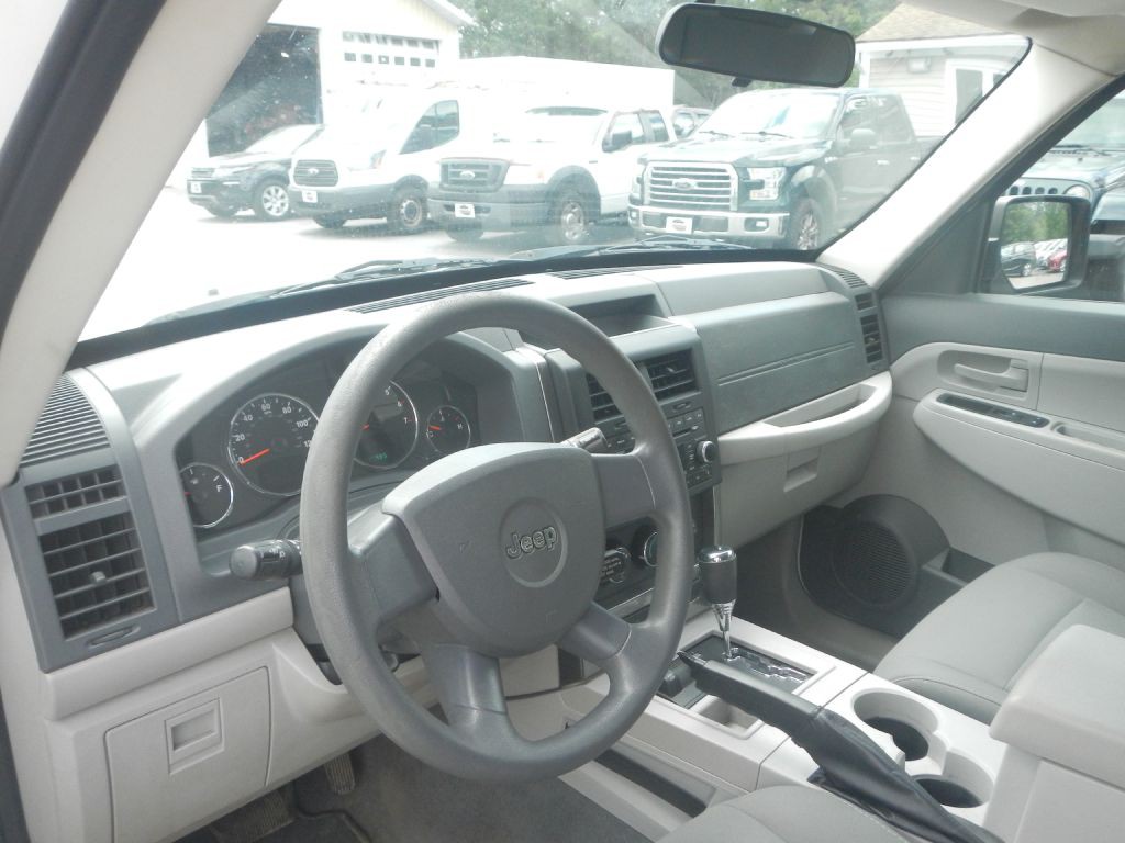 2008 Jeep Liberty Image 3