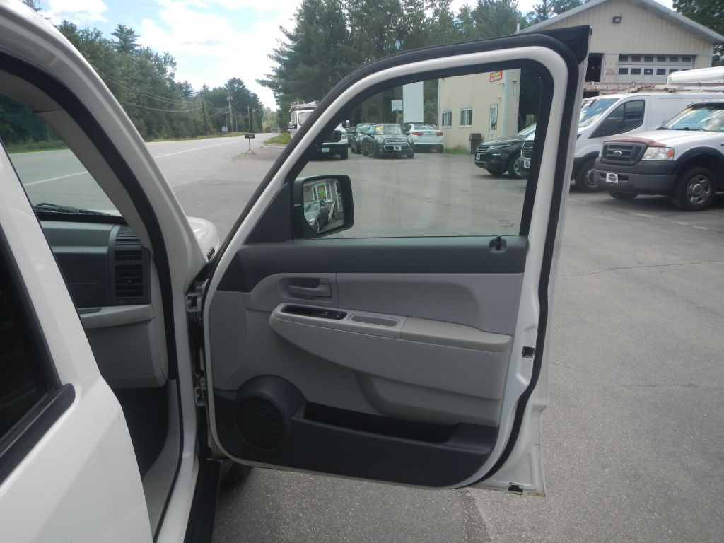 2008 Jeep Liberty Image 16
