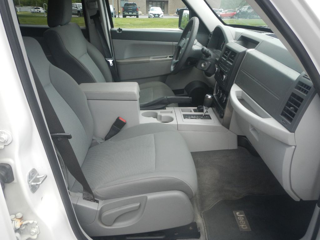 2008 Jeep Liberty Image 18