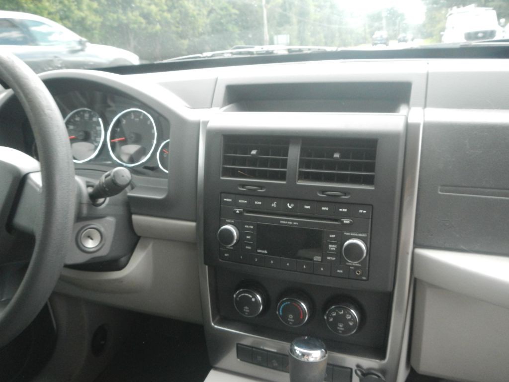 2008 Jeep Liberty Image 21