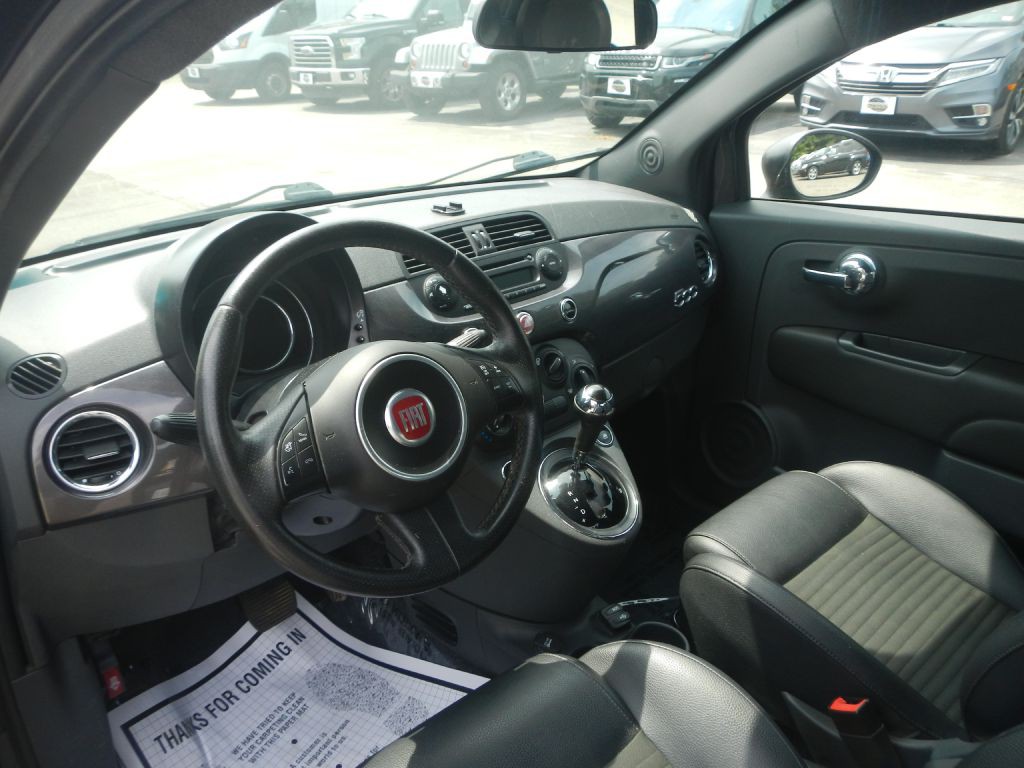 2015 FIAT 500 Image 3