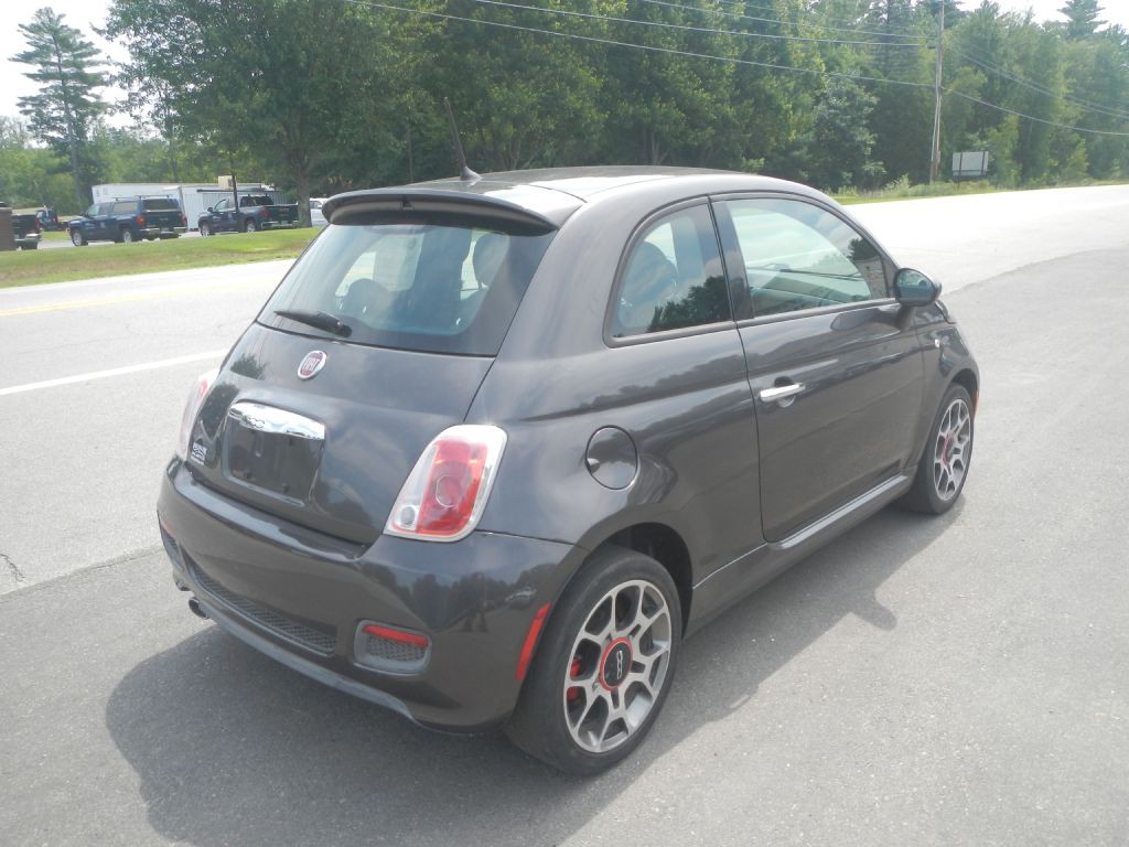 2015 FIAT 500 Image 7