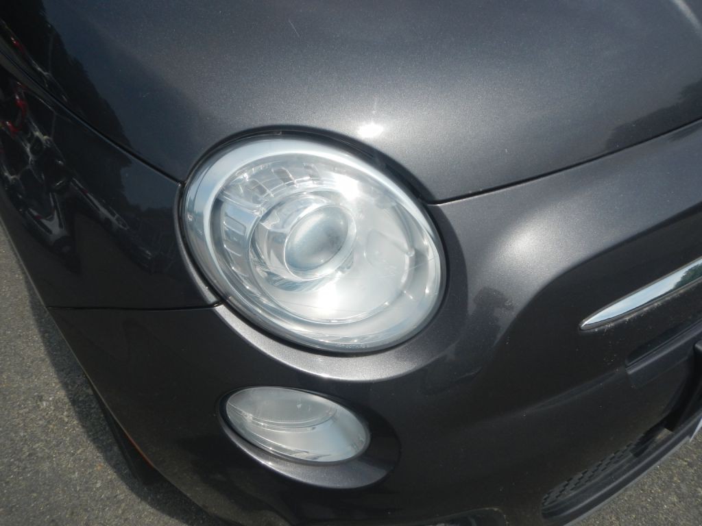 2015 FIAT 500 Image 12