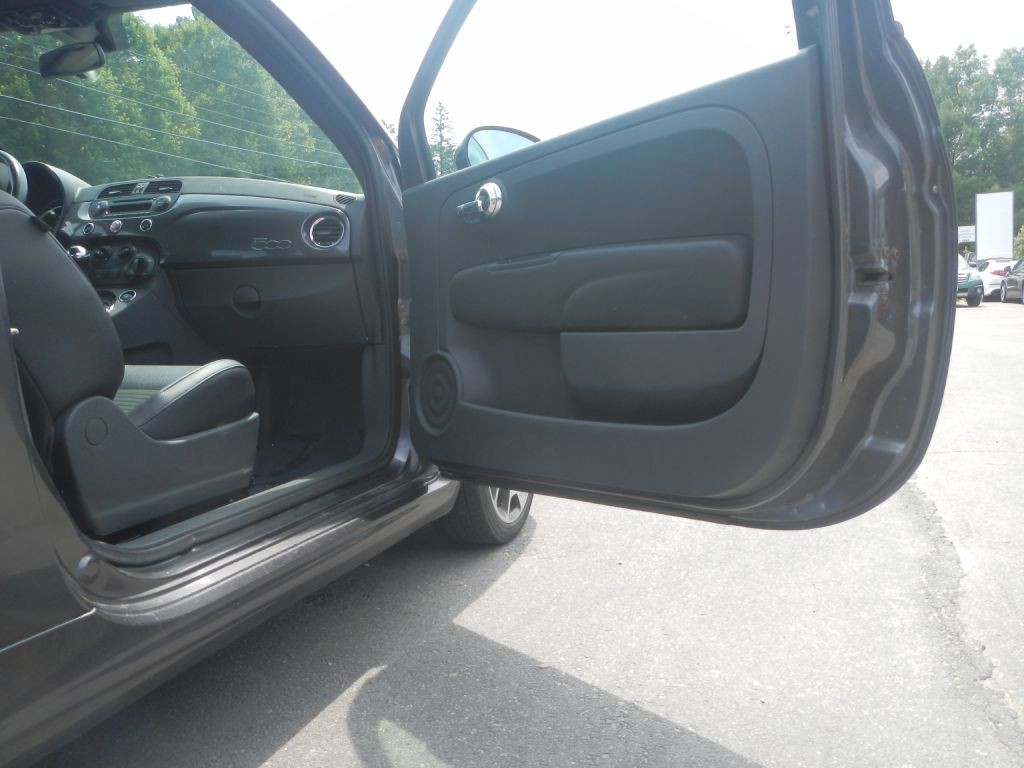 2015 FIAT 500 Image 18