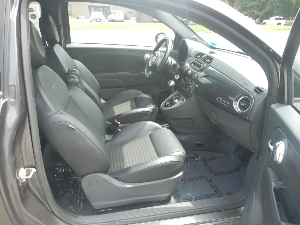 2015 FIAT 500 Image 19