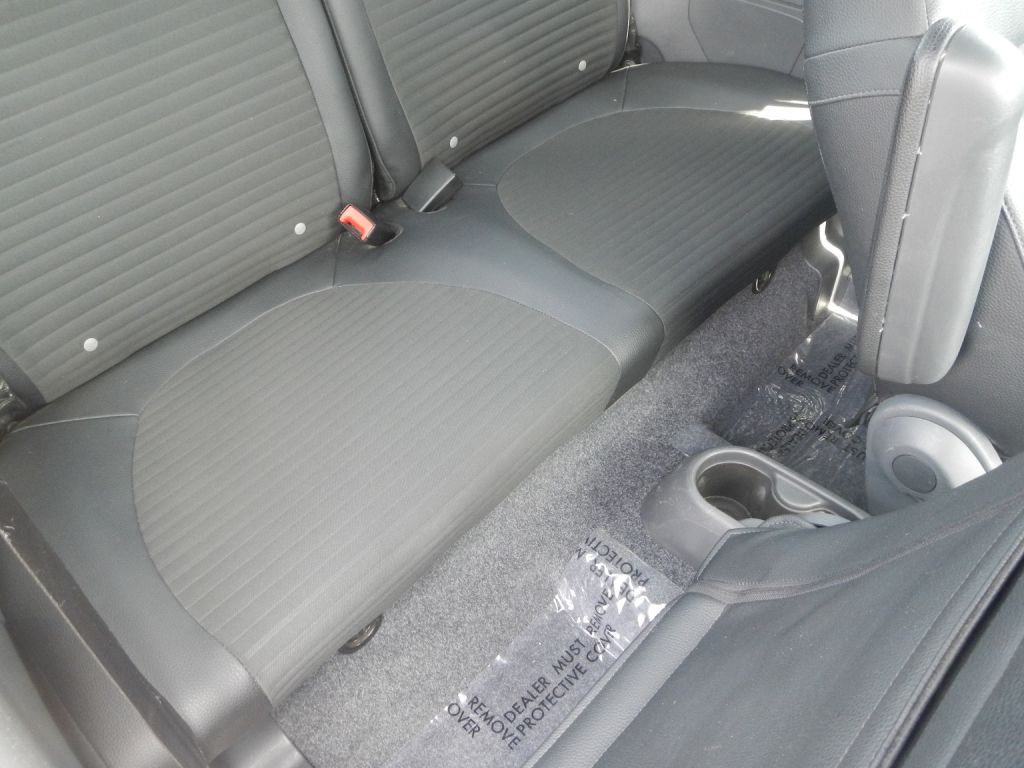 2015 FIAT 500 Image 28