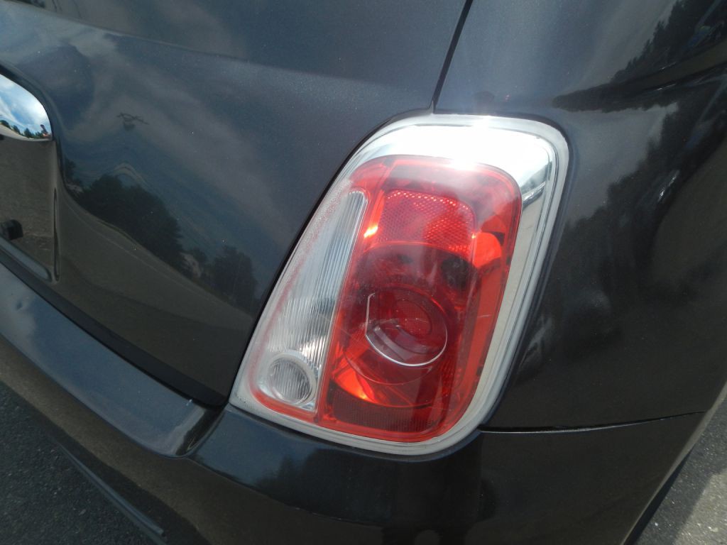 2015 FIAT 500 Image 30